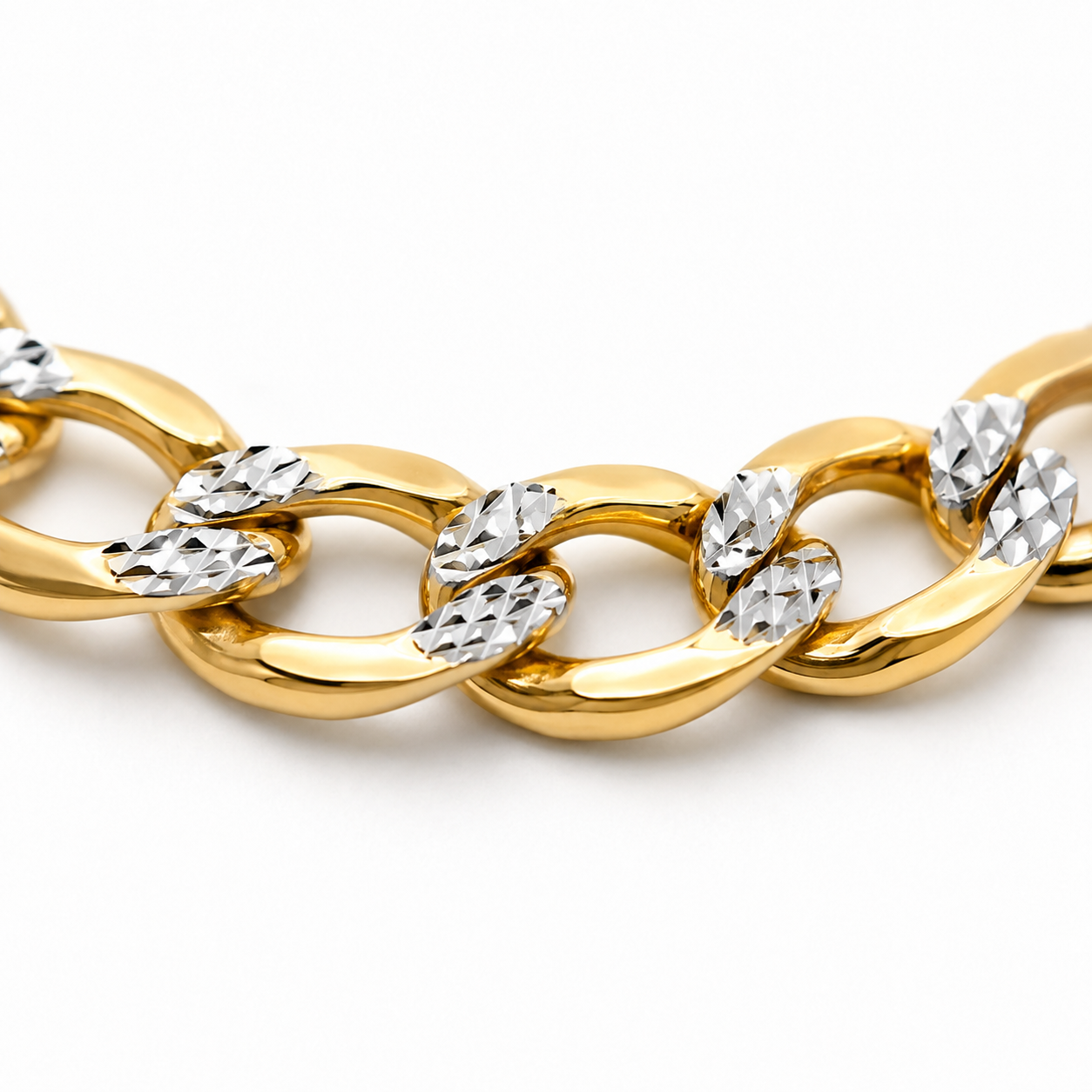 10K Gold Hollow Diamond-Cut Cuban Link Chain, close-up of the link detail