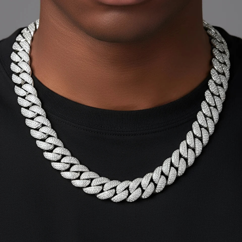 925 Sterling Silver Moissanite Cuban Link Chain - side detail