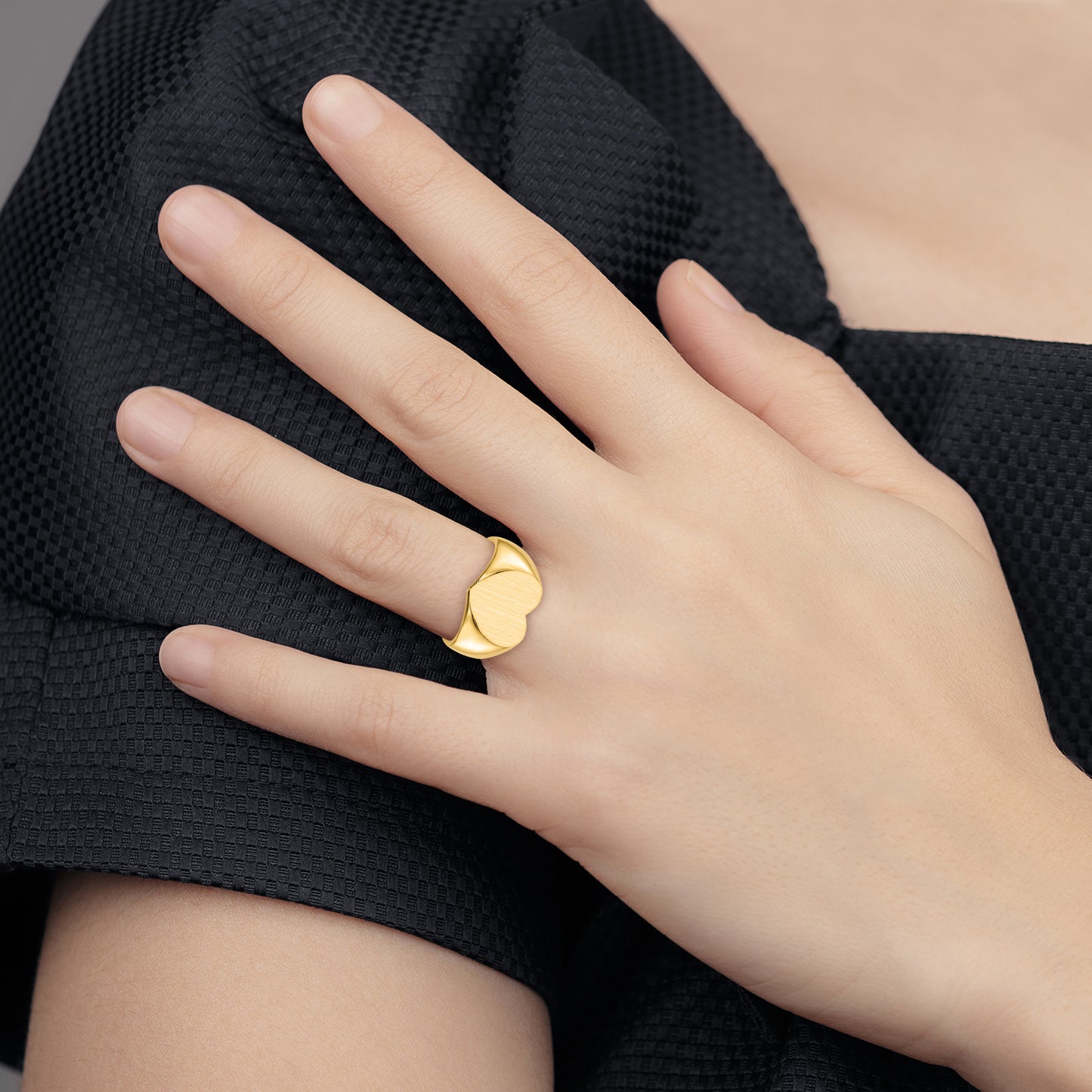 18K Gold Heart Signet Ring alternate view 11