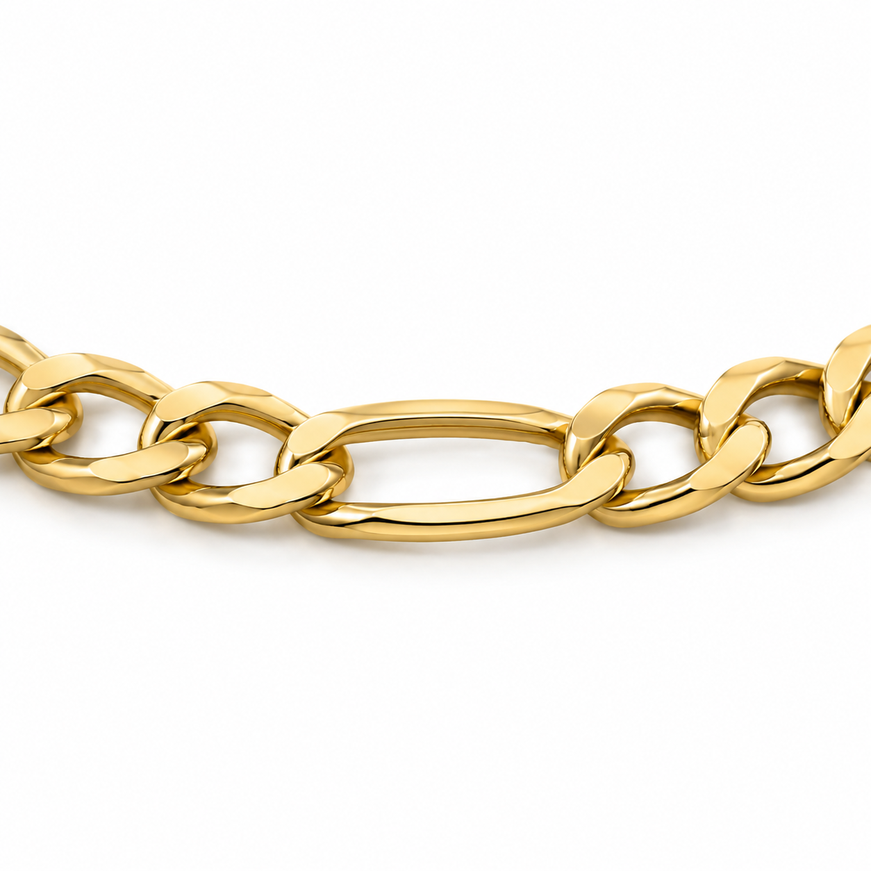 10K gold Figaro chain, close-up of the link detail