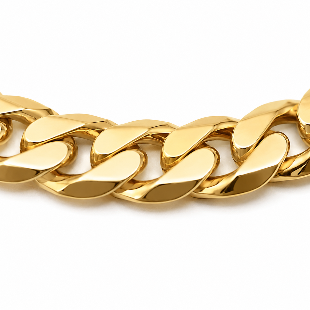 Real gold Miami Cuban link chain, close-up of the link detail