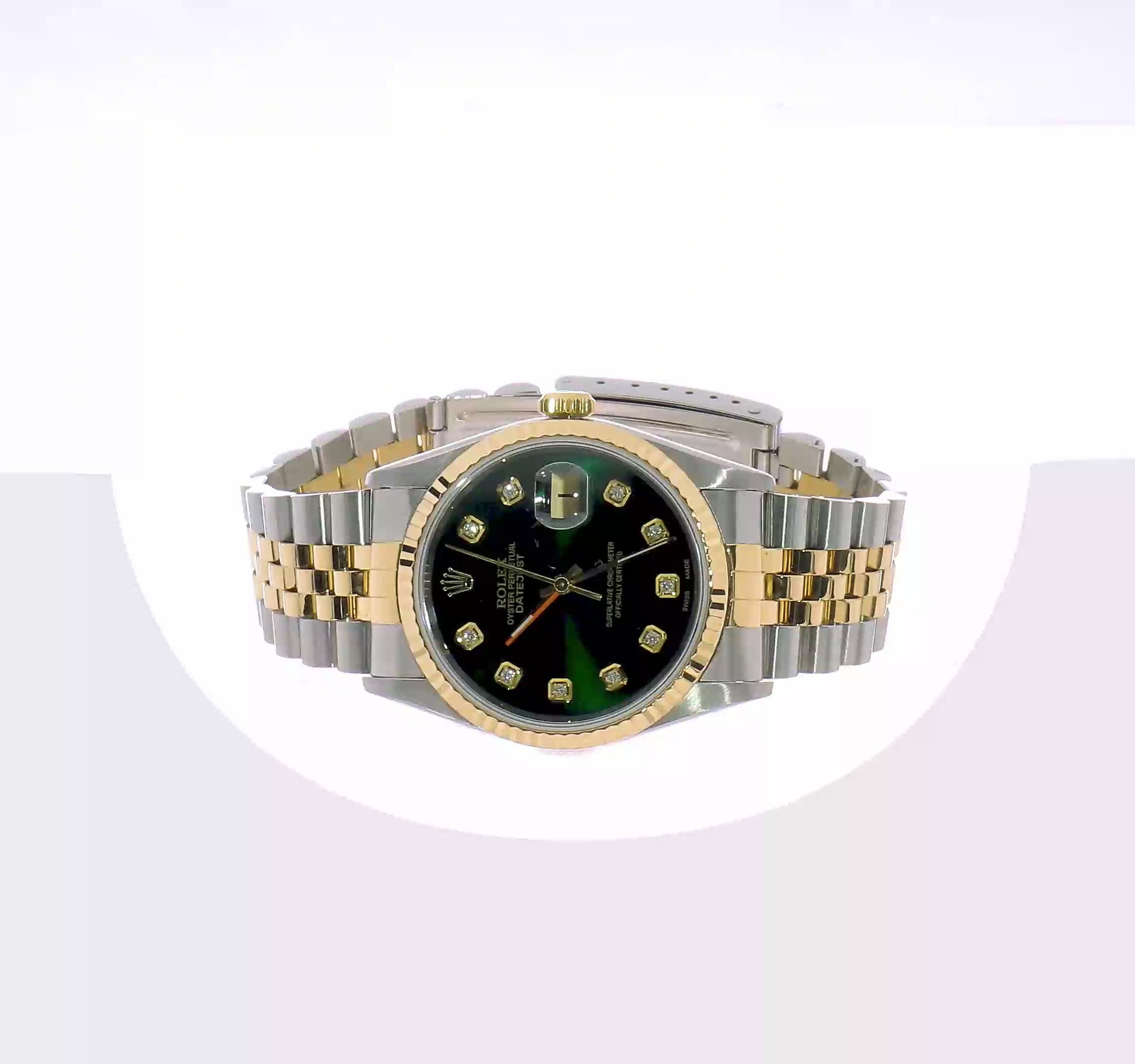 Rotating video of the pre-owned Rolex Datejust 36mm two-tone watch with green diamond dial