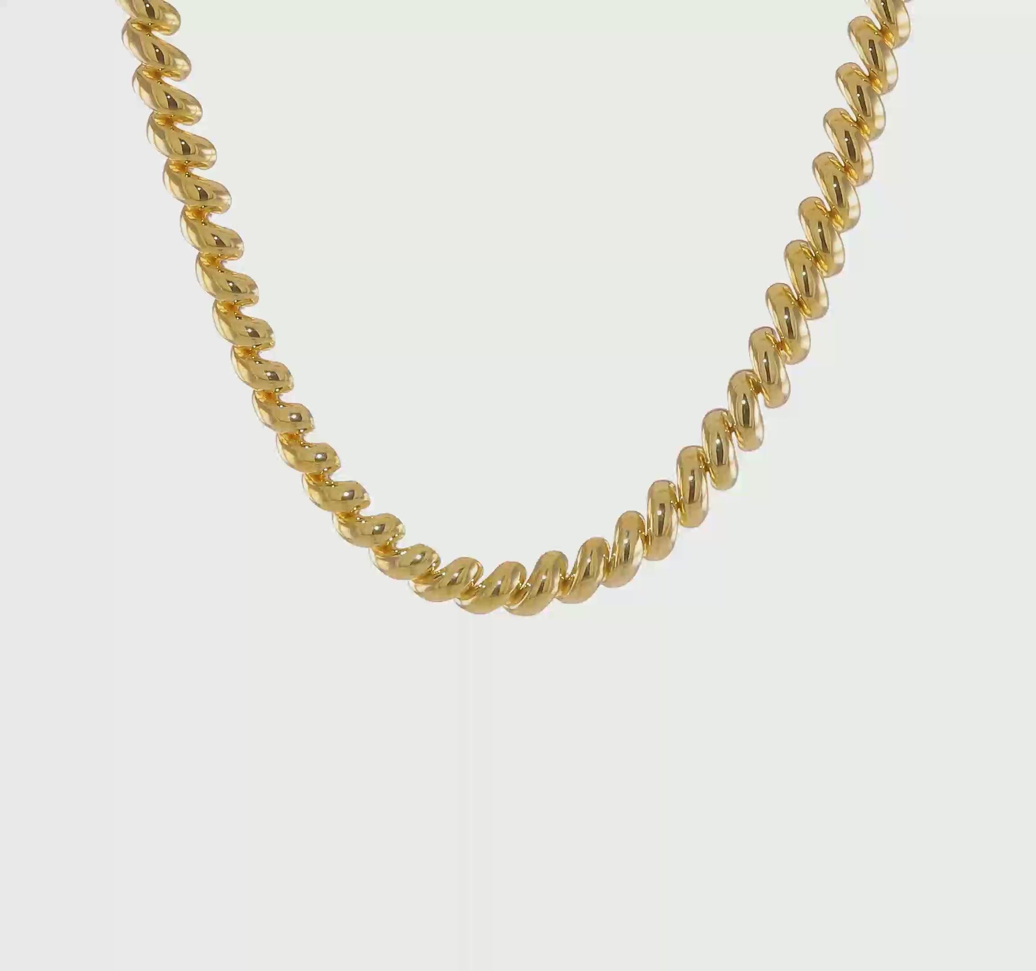 Yellow gold San Marco necklace, 6 mm, video