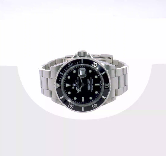 Rotating video of the pre-owned Rolex Submariner 40mm stainless steel watch with black dial