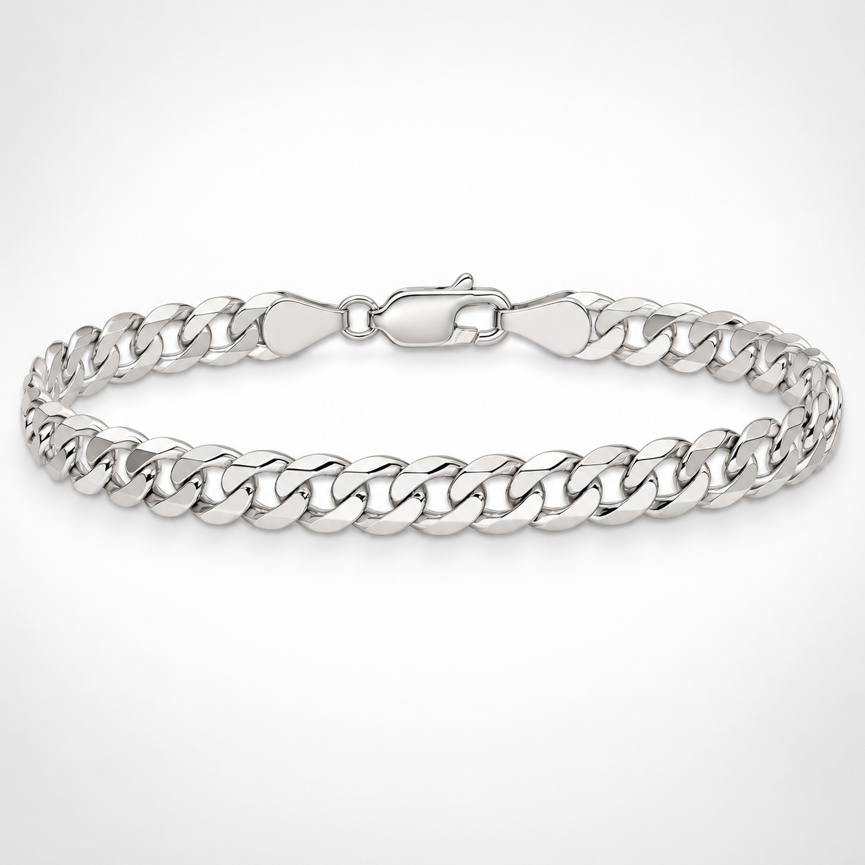White gold Cuban curb link bracelet, detail view