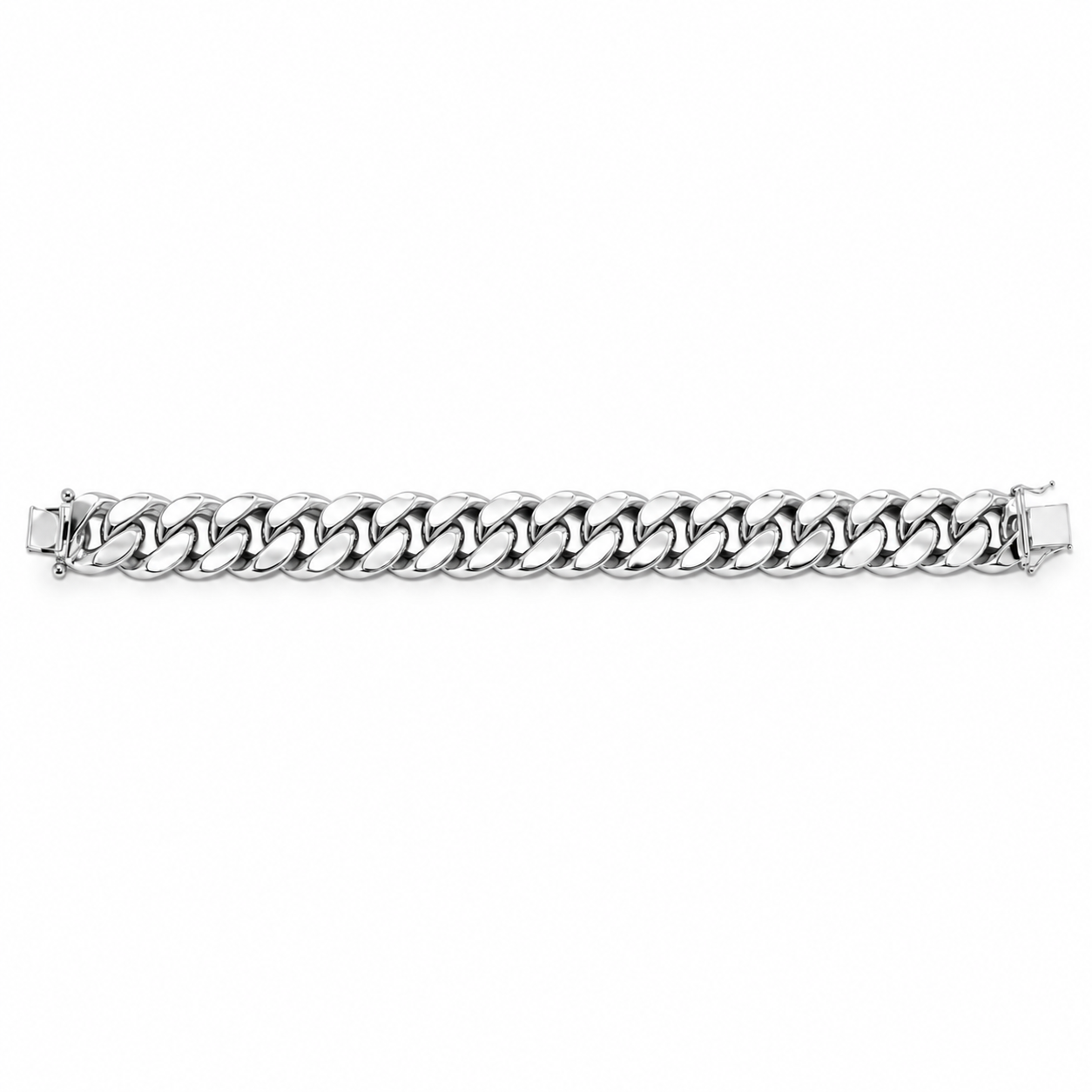 White gold Miami Cuban link bracelet, close-up of the links