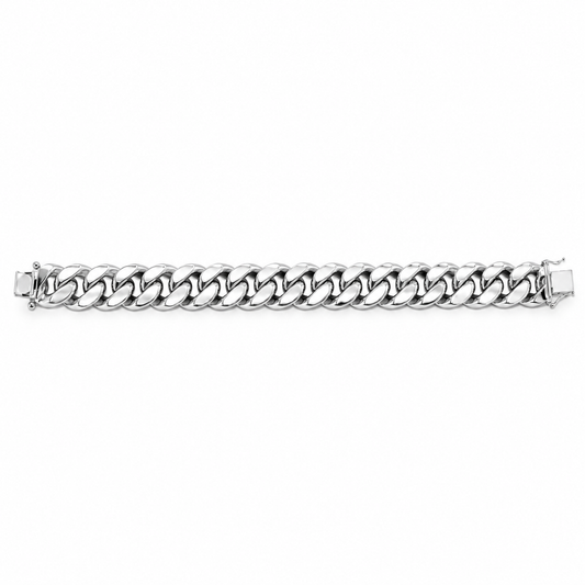 White gold Miami Cuban link bracelet, close-up of the links