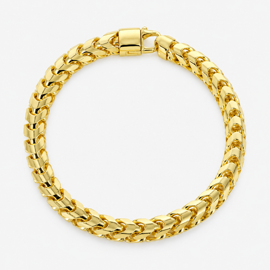 Yellow gold Franco bracelet, close-up of the links